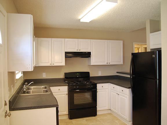 5th image of 125 Samanthas Way