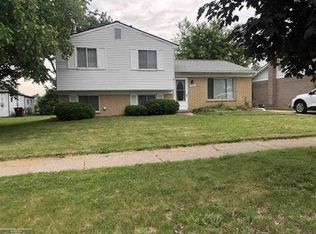 17177 Eastland St, Roseville, MI 48066