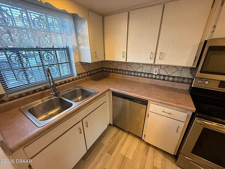 625 N Halifax Ave #24 — Photo 3