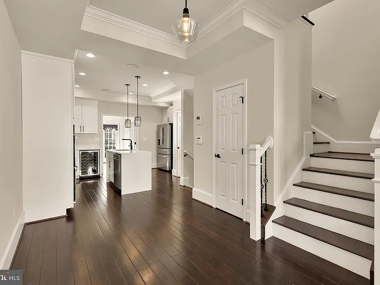1609 Levis St NE — Photo 38