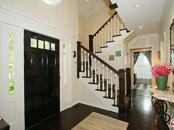 4th image of 207 Palisades Ave