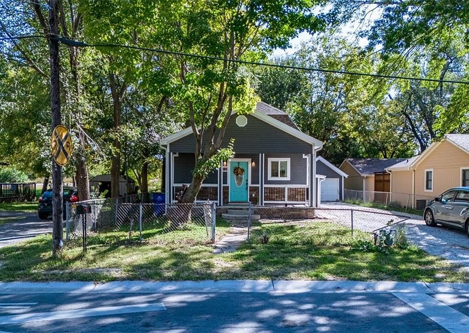 205 S 4th St, Edwardsville, KS 66111 Zillow