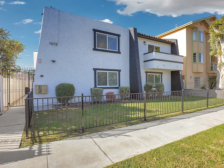 1075 Molino Ave #3 — Photo 17