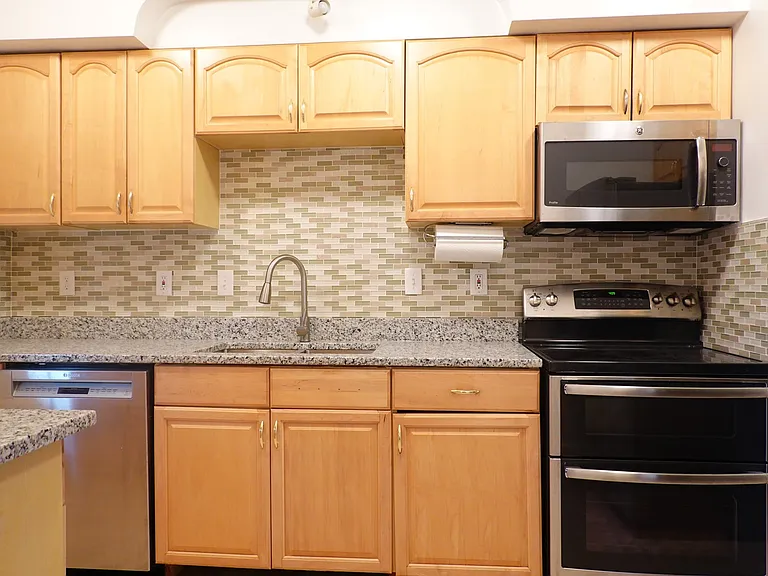 800 Maplewood Ave — Photo 8