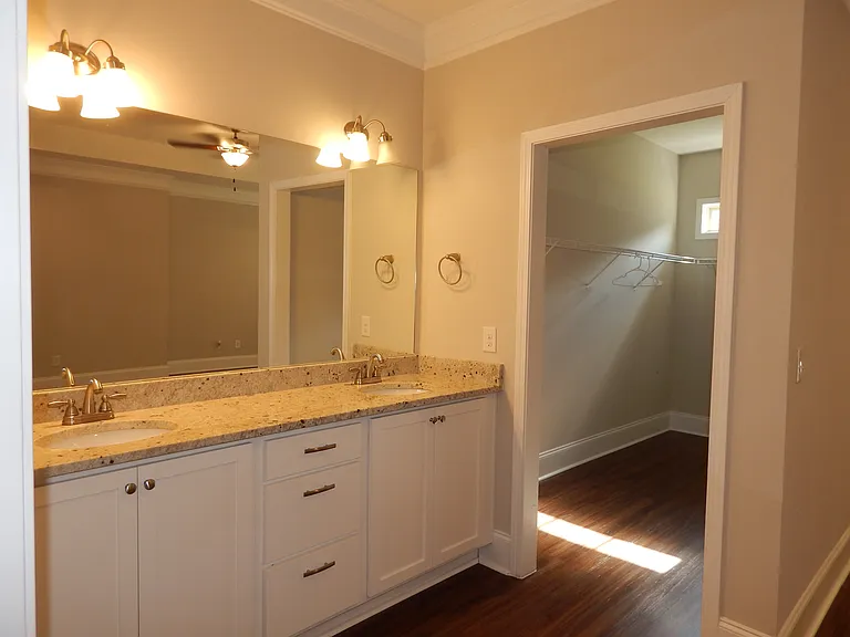 408 Senate St — Photo 19