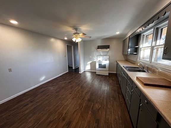 5th image of 116 W Oak St