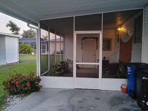 Screened in Porch 