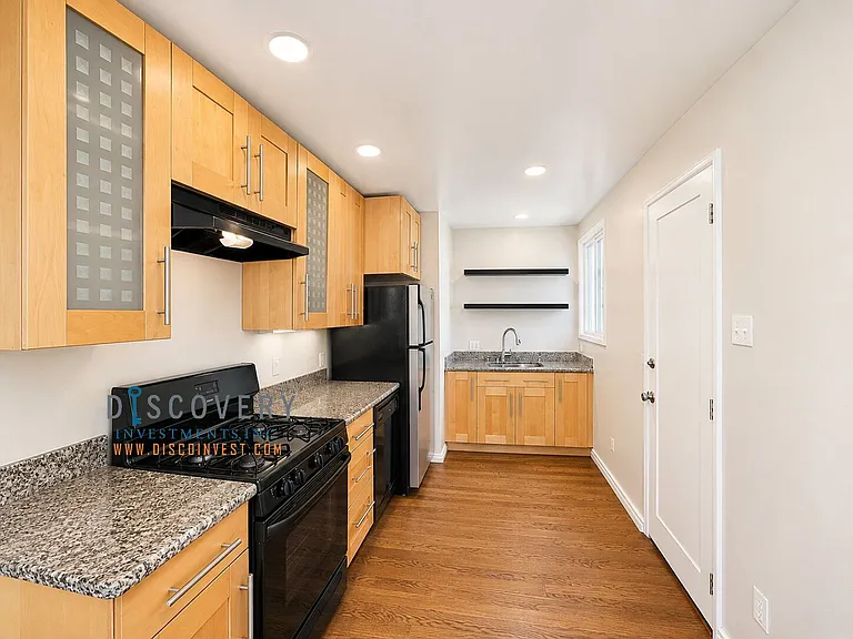 Eagle Ave. 2529 — Photo 15
