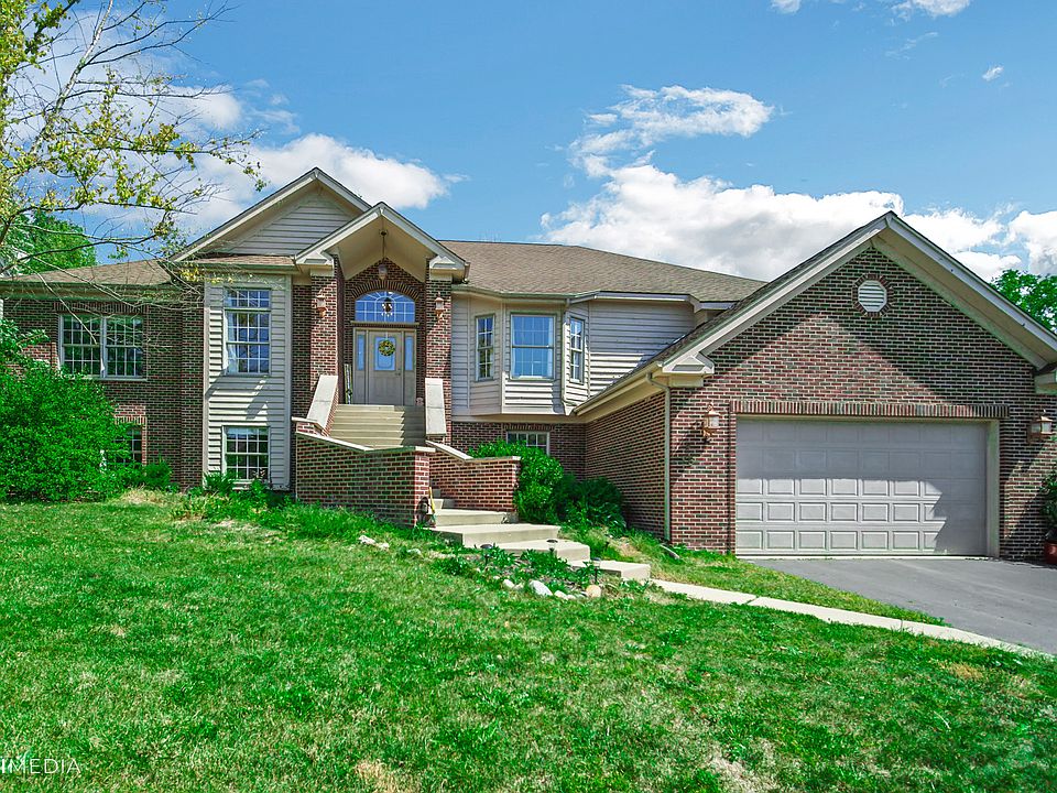 1st image of 28 Burnette Dr