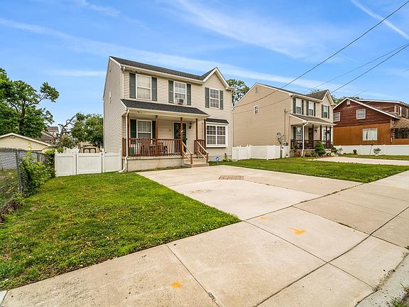 2nd image of 128 Mulberry Ave