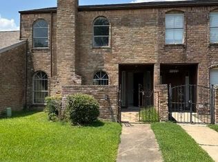 8722 Maplecrest Dr, Houston, TX 77099