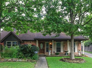 2431 Blue Water Ln, Houston, TX 77018