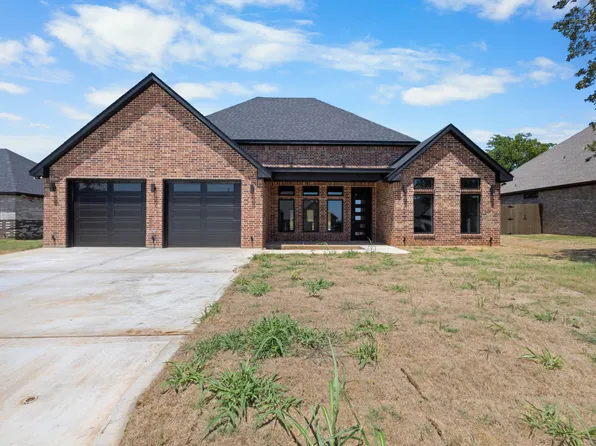 2207 Briarwood Dr, Bridgeport, TX 76426