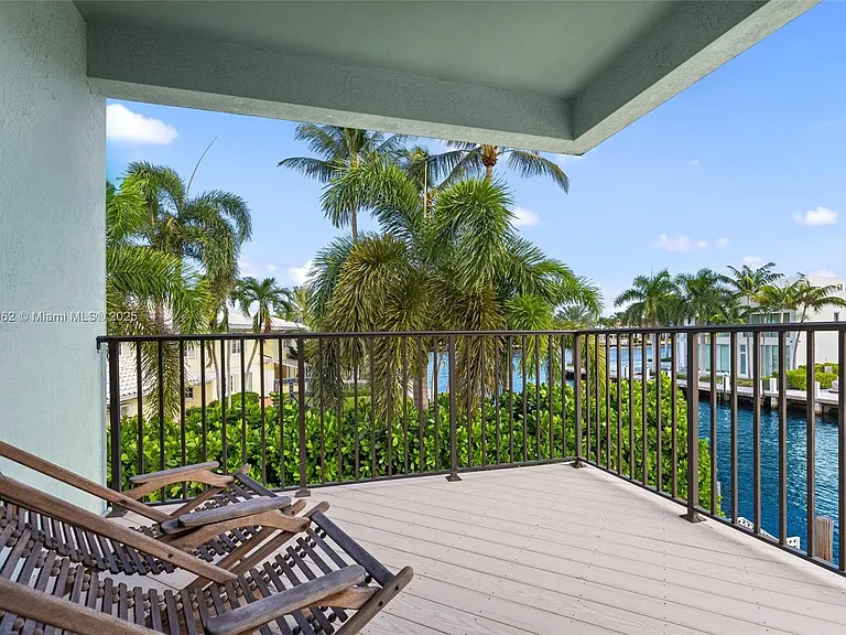 70 Bay Colony Ln — Photo 73