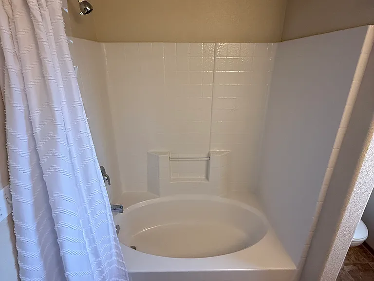 1079 Hilltop Dr — Photo 16