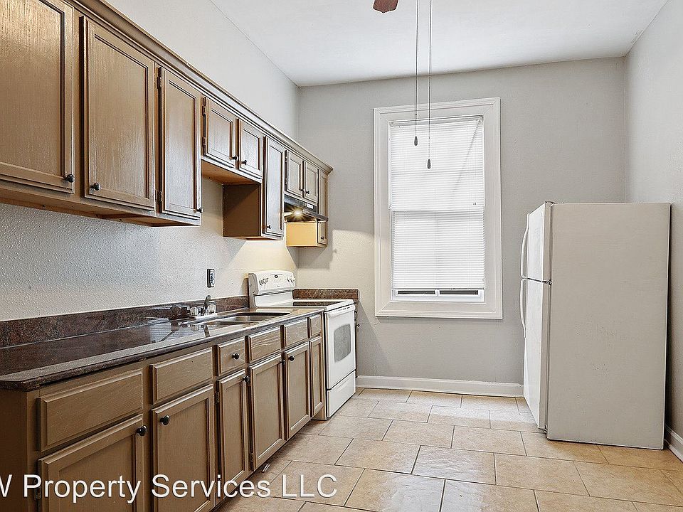 1st image of 733 Patterson Dr APT 3