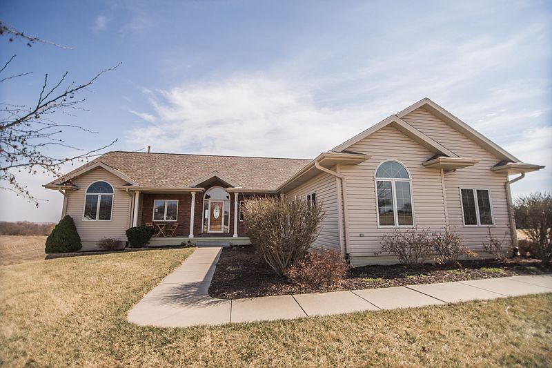 1st image of 22713 Grande View Ave