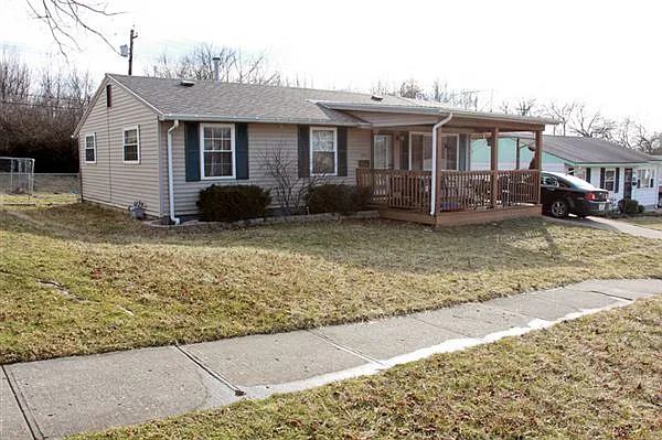 1443 Wichita Dr S photo 1