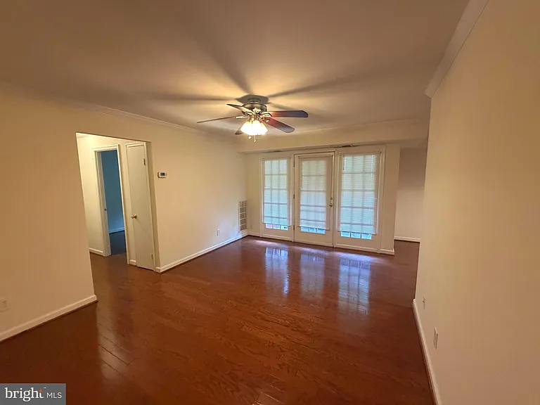 3814 Lyndhurst Dr #103 — Photo 2