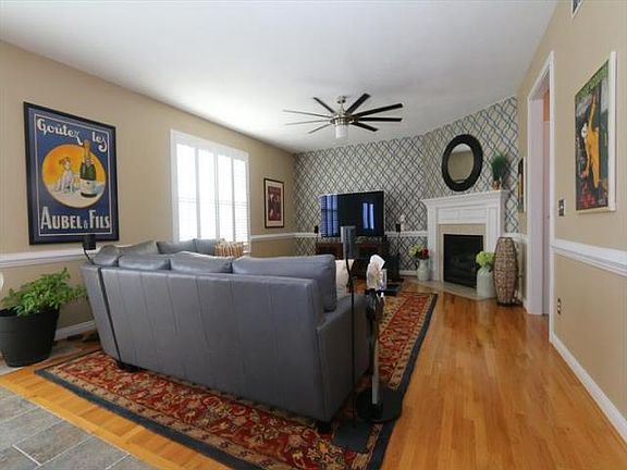 4th image of 5139 Samantha Ct