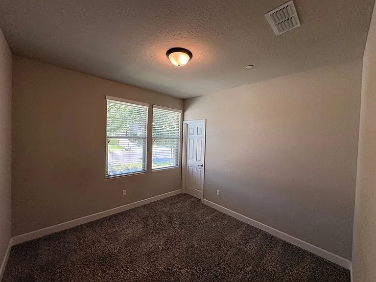 551 Montana De Oro St — Photo 7