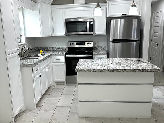 5th image of 308 Uva Ln #A