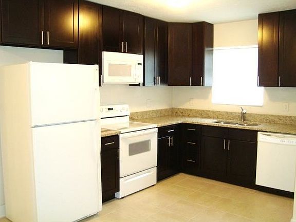 3rd image of 2781 NE 2nd Ave
