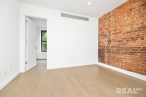 Rented by REAL New York | media 4