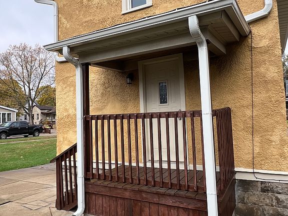 3rd image of 1833 Hutchins Ave