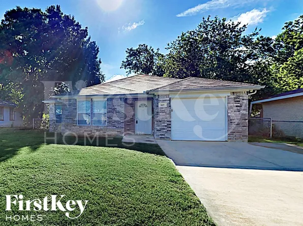 809 Tuskegee St, Grand Prairie, TX 75051