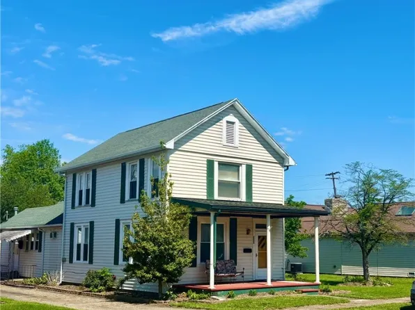 805 4th St, Saint Marys, WV 26170