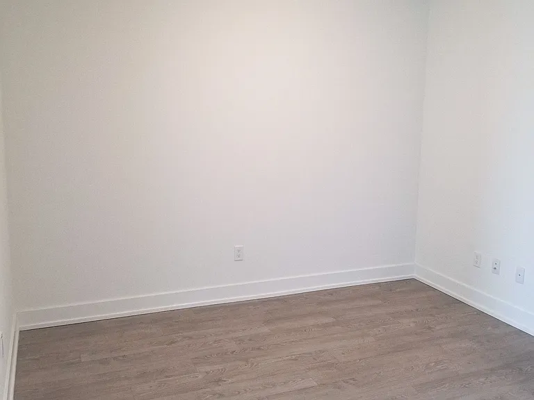 7 Mabelle Ave #2406 — Photo 6