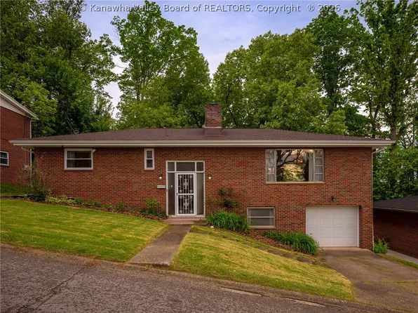 935 S Walnut St, Saint Albans, WV 25177