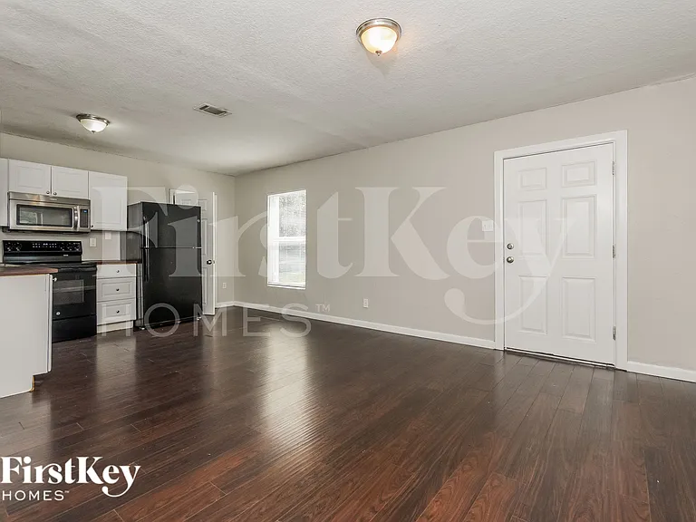 7706 Aviano Ave — Photo 6