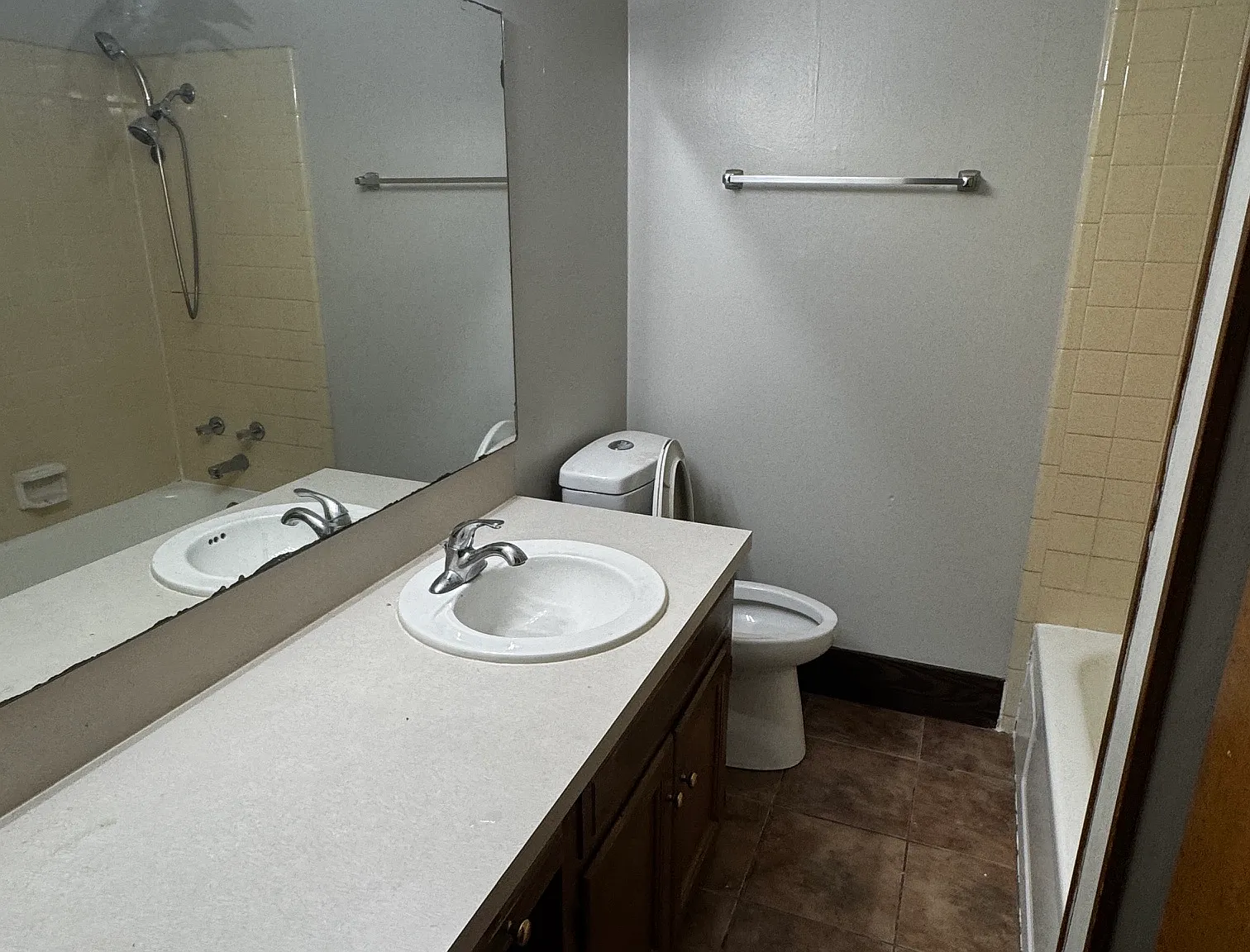 1104 E 24th Street Duplex — Photo 4
