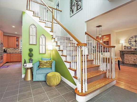 Foyer to Kitchen/Dining