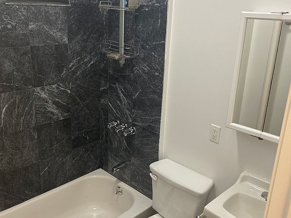 5th image of 315 W 54th St APT 5W
