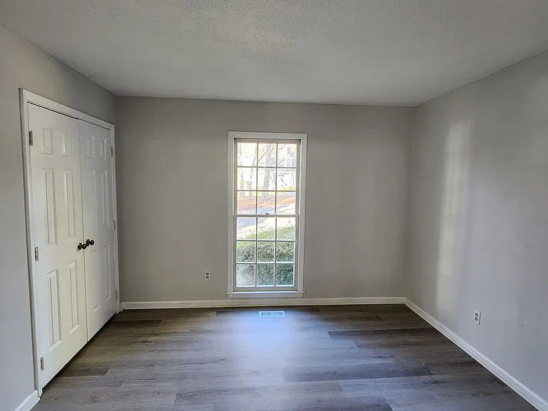 5712 Finsbury Ct — Photo 18