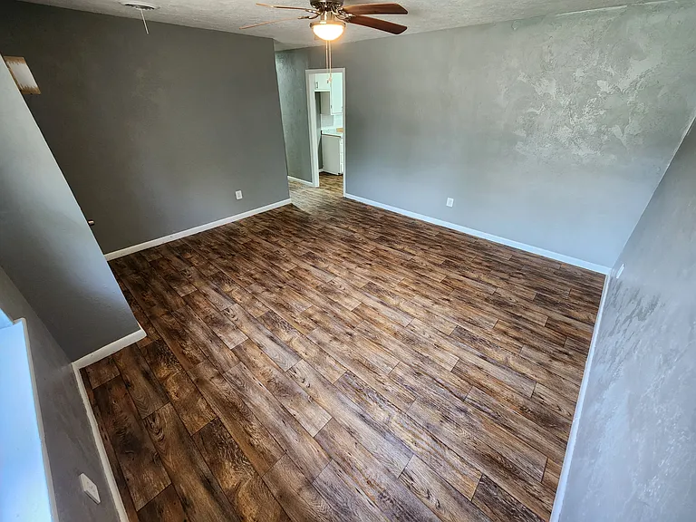 1509 E Nancy Dr — Photo 2