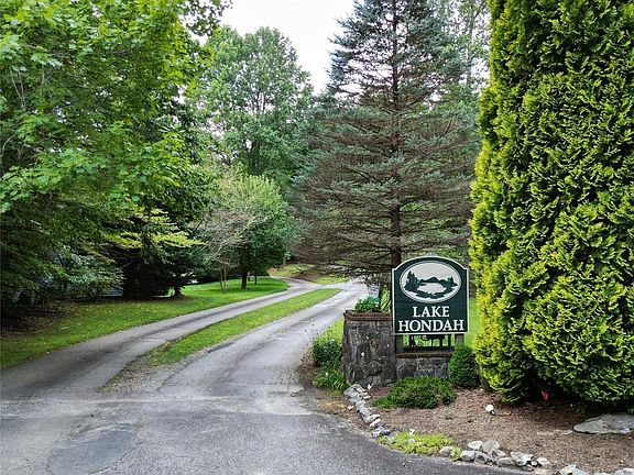4th image of Woodchuck Ln #17D