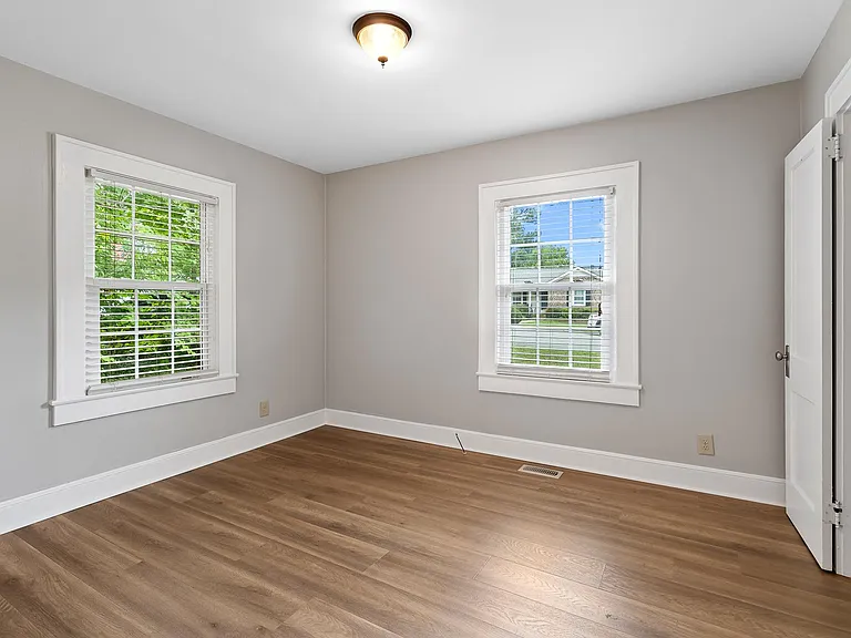 120 Woodale Dr — Photo 22