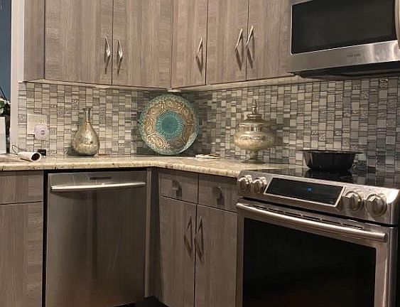 5th image of 8223 Springlake Drive #8223