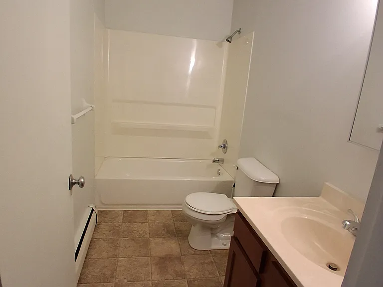 2605 Chesterfield Ct #4 — Photo 9
