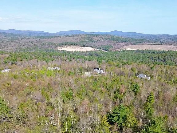 3rd image of 1 Ledgewood Road