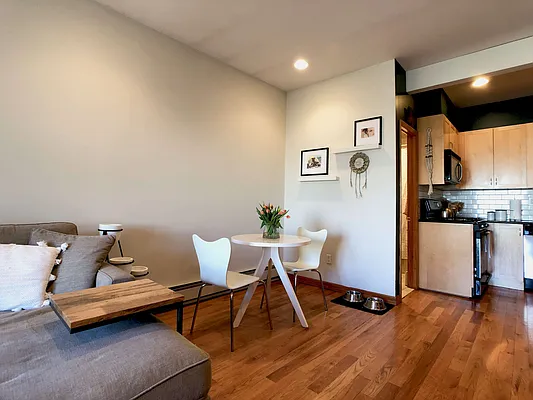 Rented by Compass | media 9