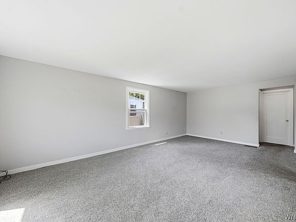 3rd image of 114 Brockett Dr