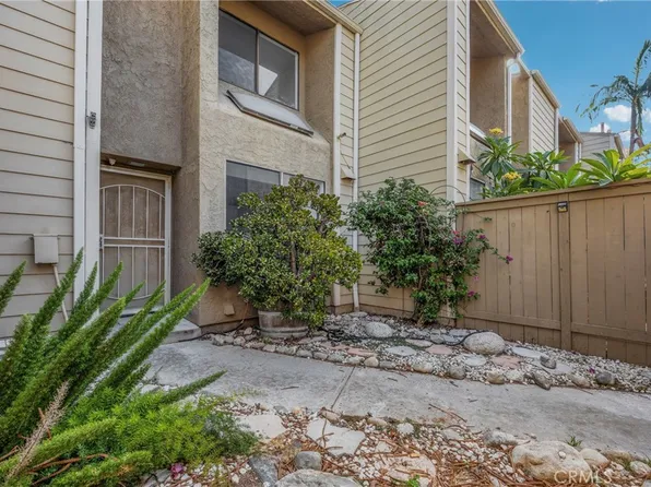 5443 Twin Lakes Dr, Cypress, CA 90630