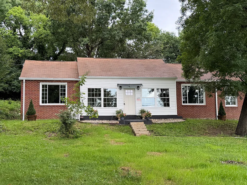 1211 Glenwood Dr