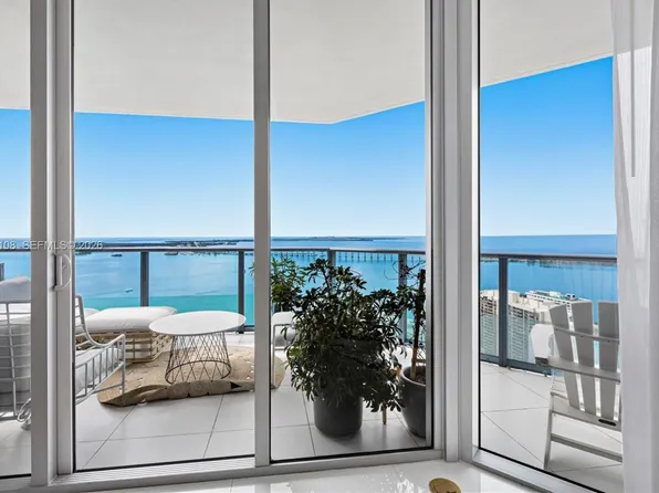 1300 Brickell Bay Dr APT 3302, Miami, FL 33131