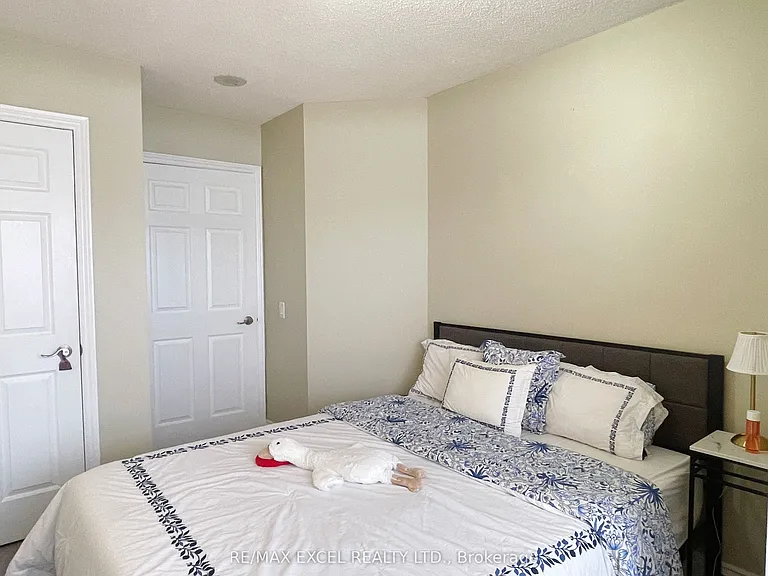 78 Harrison Garden Blvd #1404 — Photo 12